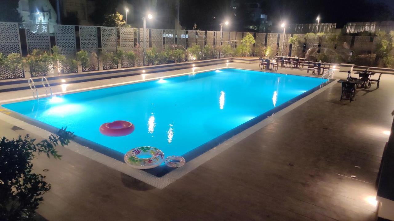 Rājahmundry Manjeera Sarovar Premiere酒店 外观 照片