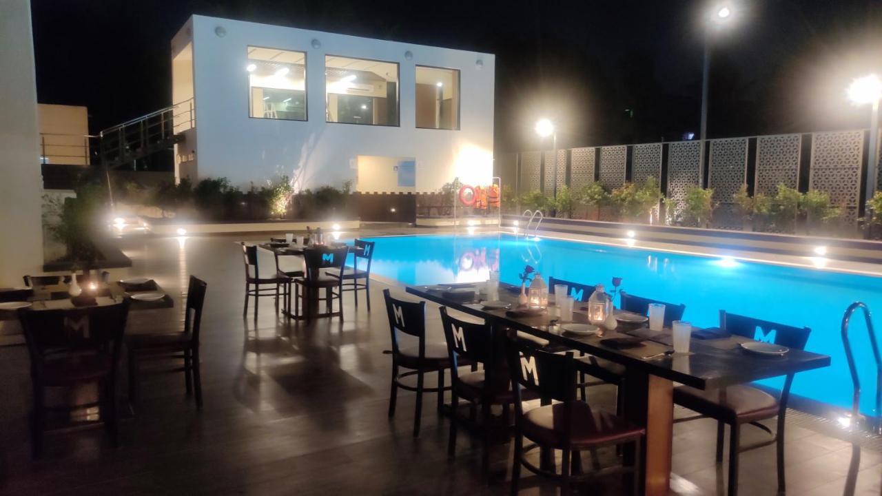 Rājahmundry Manjeera Sarovar Premiere酒店 外观 照片